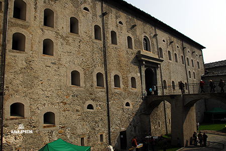 Fort de Bart, bouches à canons