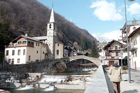 Fontainemore, le pont