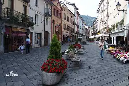 Via Croix de Ville, Aoste, Italie