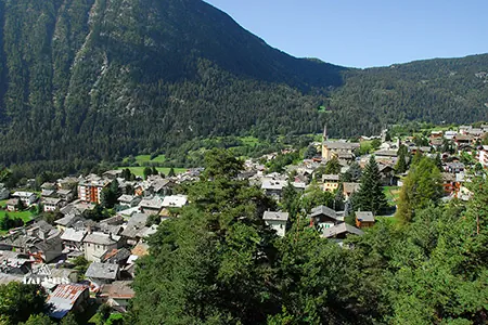 Vallée d'Aoste, village de Brusson dans la vallée de l'Evançon.
