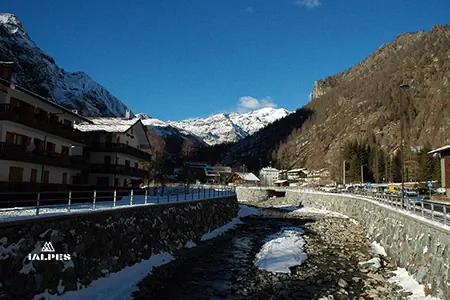 Vallée d'Aoste, Gressoney dans la vallée du Lys en région Walser.