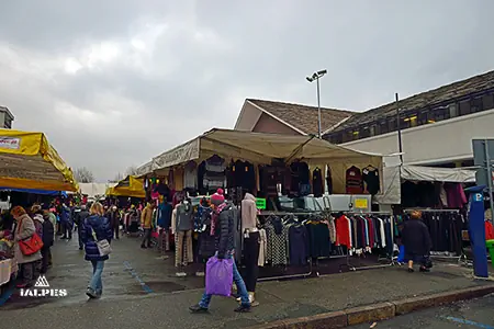 Vallée d'Aoste, jour de marché hebdomadaire à Aoste