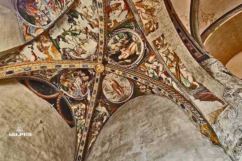Chapelle des barons de Cly, Sainte Marie-Madeleine
