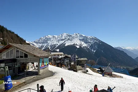 Courmayeur vue panoramique domaine skiable de plan Checrouit