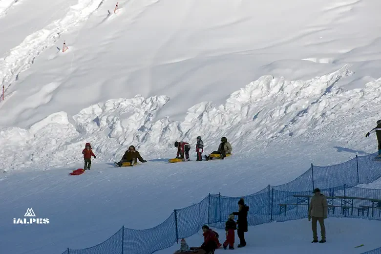Vallée d'Aoste, espace piste de luge à Cervinia.